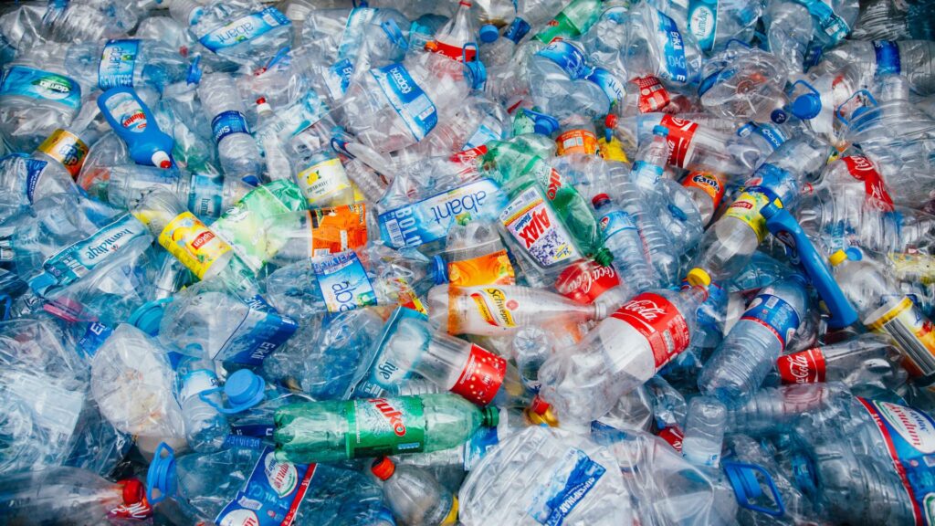 リサイクルペットボトル環境への影響