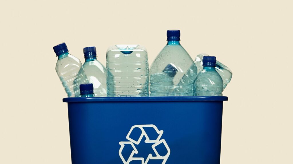 リサイクルペットボトルは何になる？