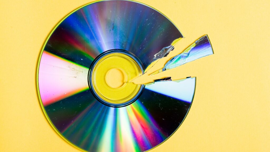DVDが割れている